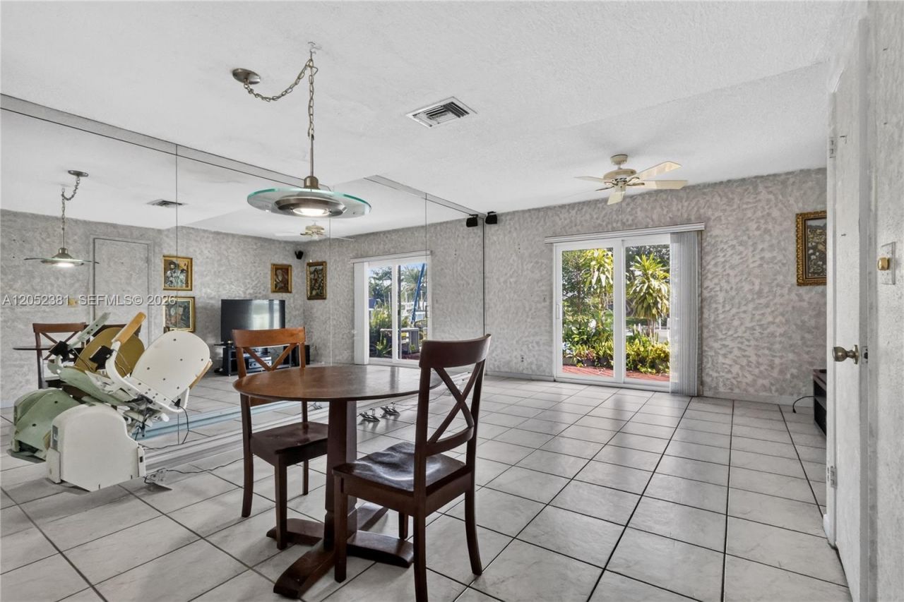 2561 NE 15th St, Pompano Beach, FL 33062 Photo