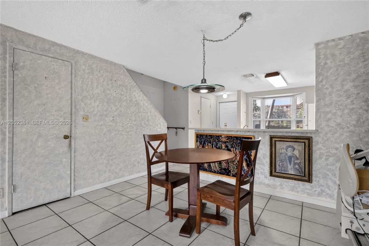 2561 NE 15th St, Pompano Beach, FL 33062 Photo