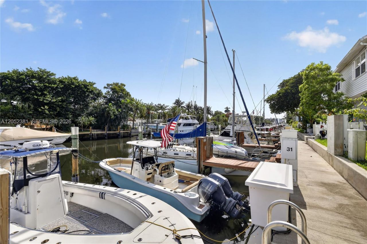 2561 NE 15th St, Pompano Beach, FL 33062 Photo