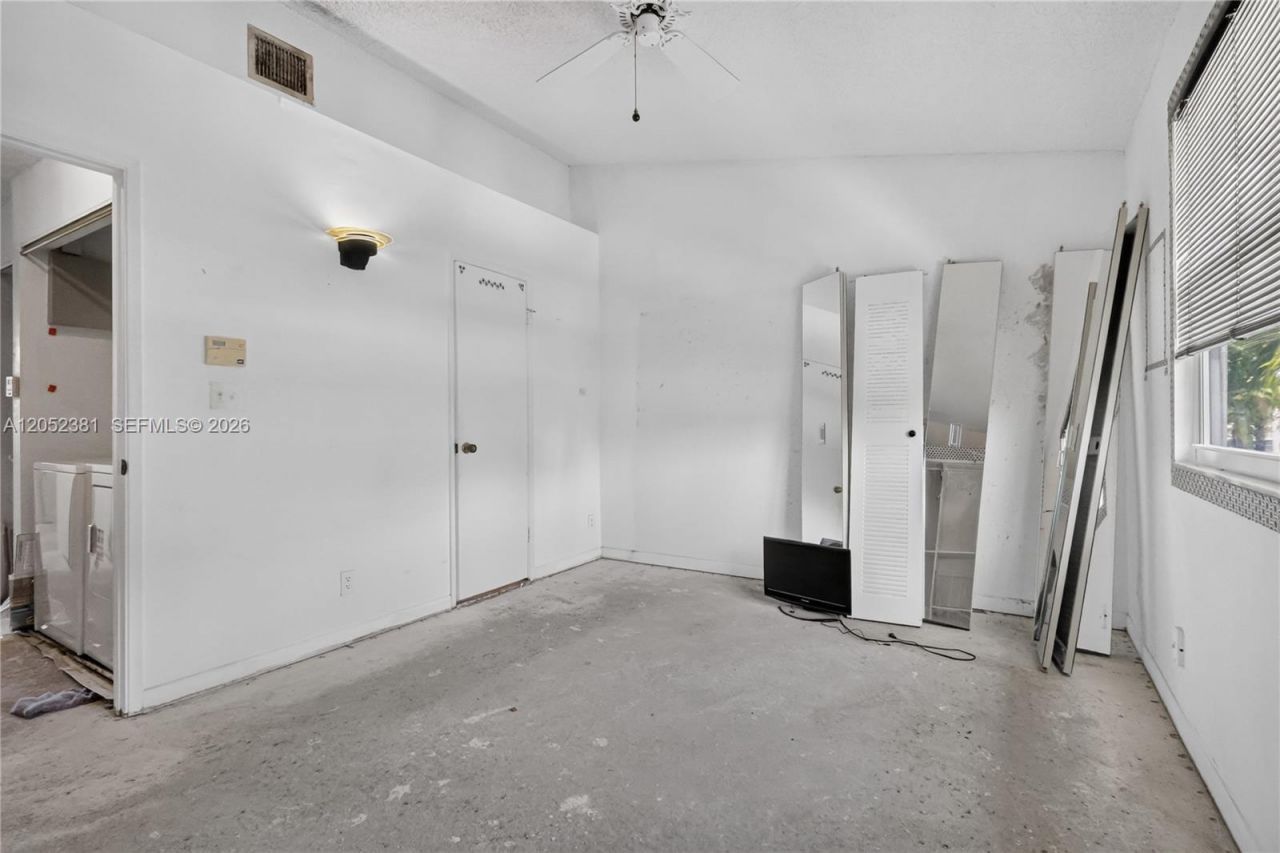2561 NE 15th St, Pompano Beach, FL 33062 Photo