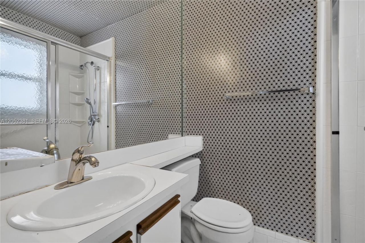 2561 NE 15th St, Pompano Beach, FL 33062 Photo