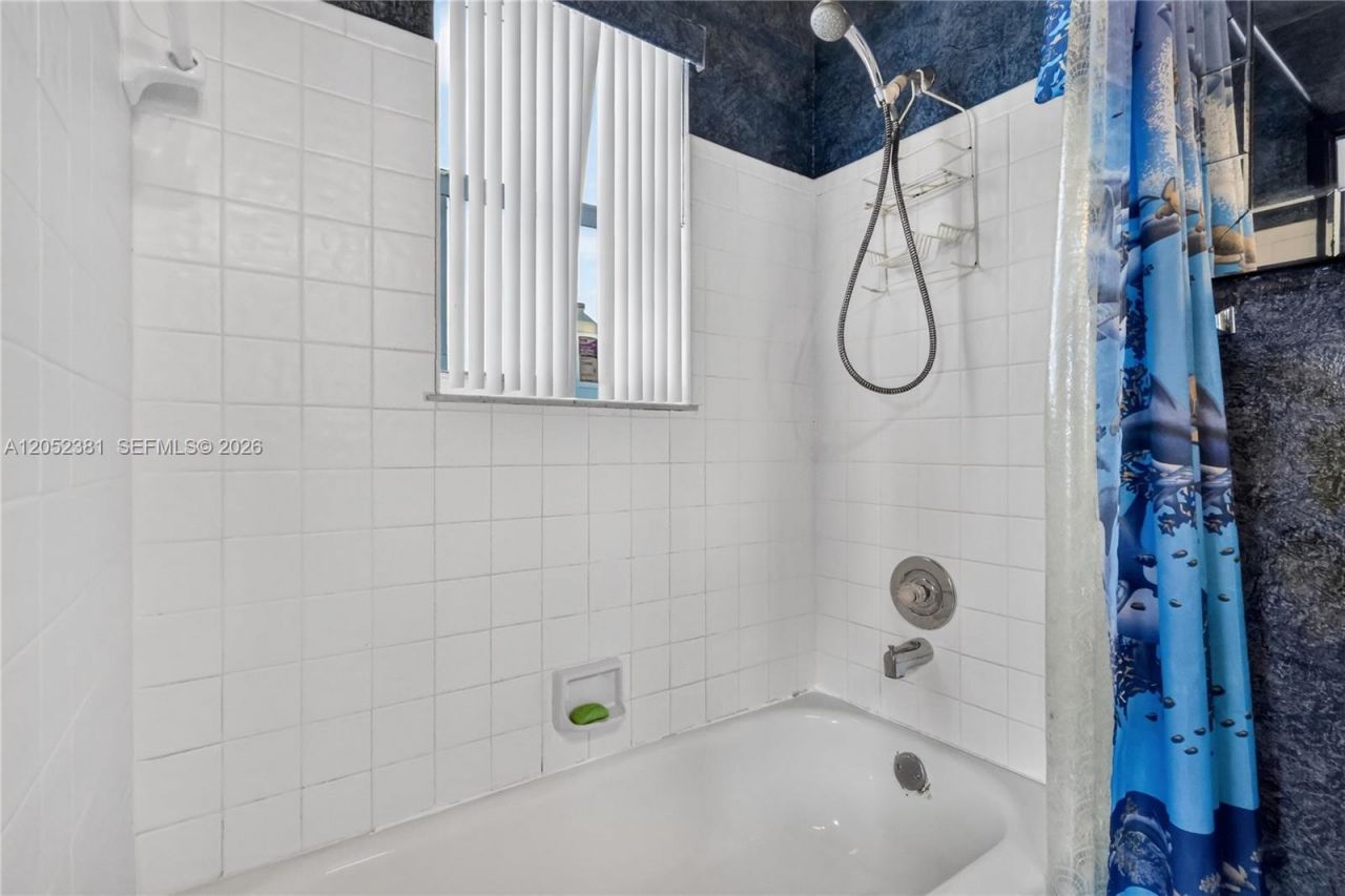 2561 NE 15th St, Pompano Beach, FL 33062 Photo