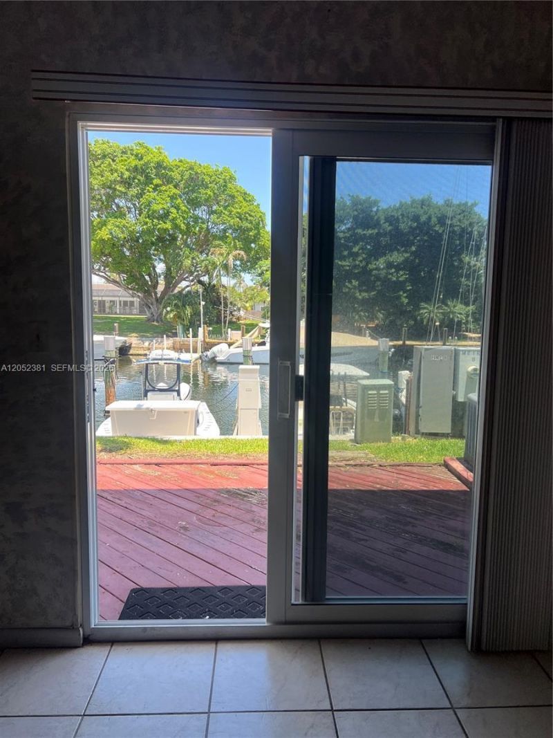 2561 NE 15th St, Pompano Beach, FL 33062 Photo