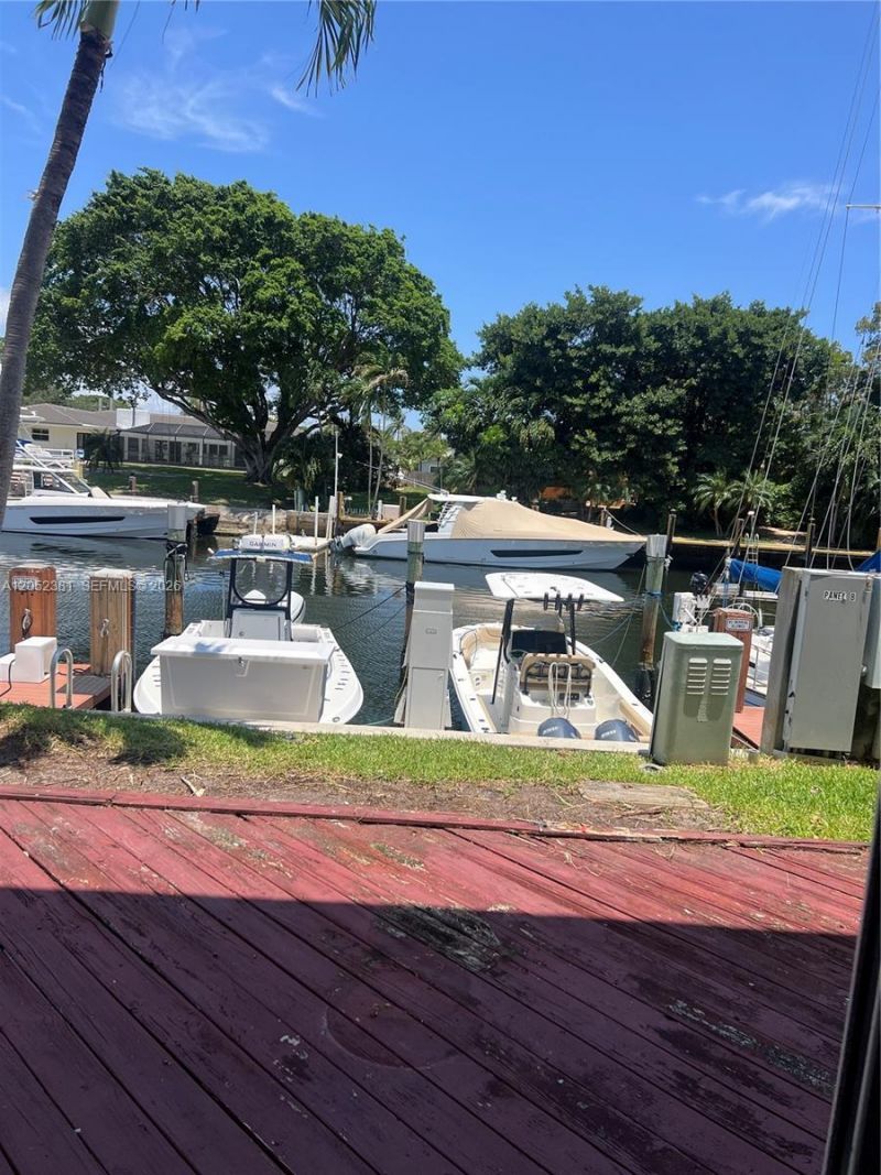 2561 NE 15th St, Pompano Beach, FL 33062 Photo