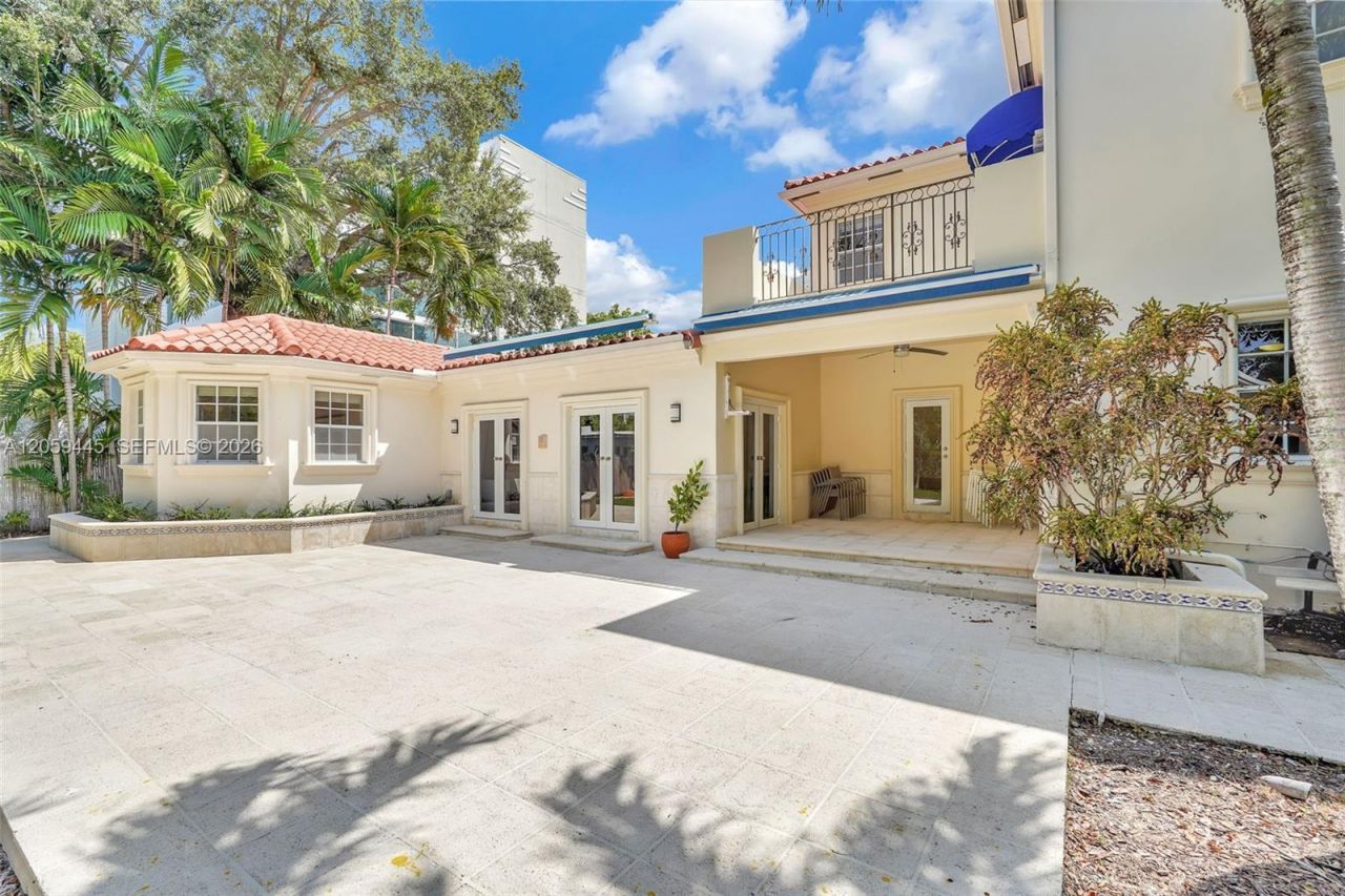 244 SW 28th Rd , Miami, FL 33129 Photo