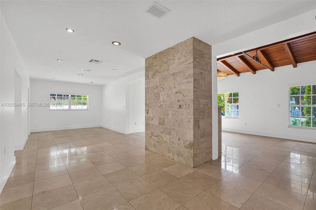 244 SW 28th Rd , Miami, FL 33129 Photo