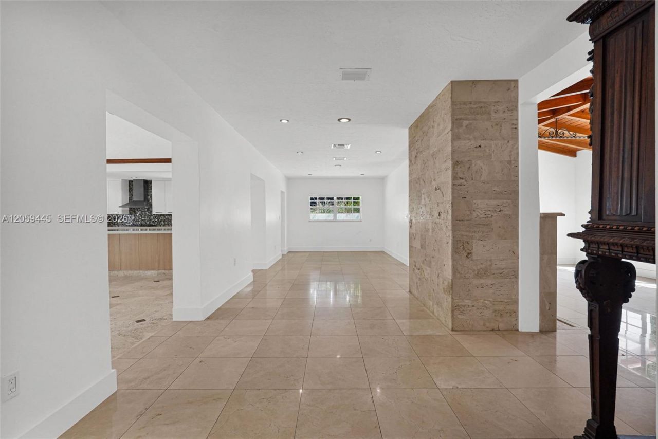 244 SW 28th Rd , Miami, FL 33129 Photo