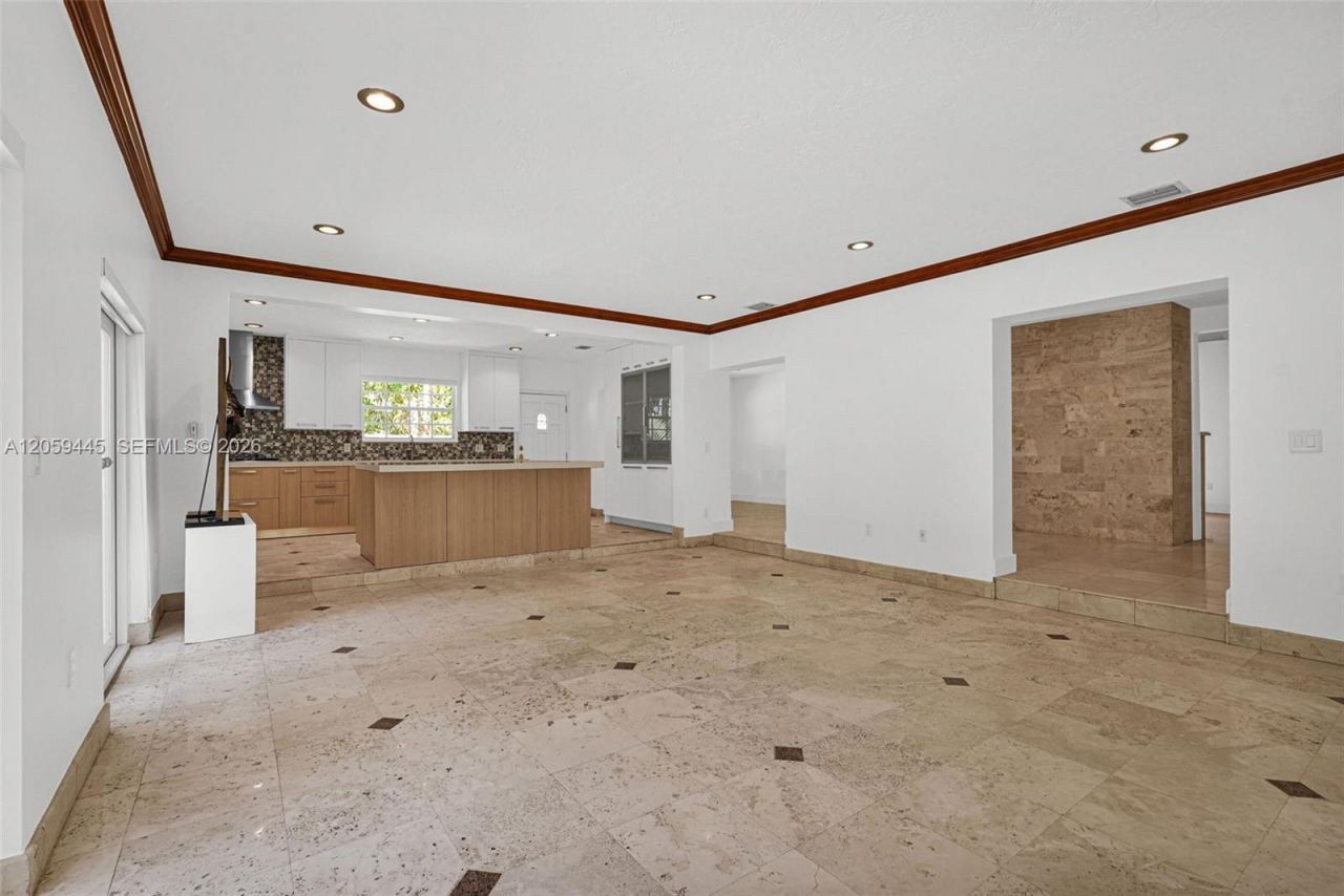 244 SW 28th Rd , Miami, FL 33129 Photo