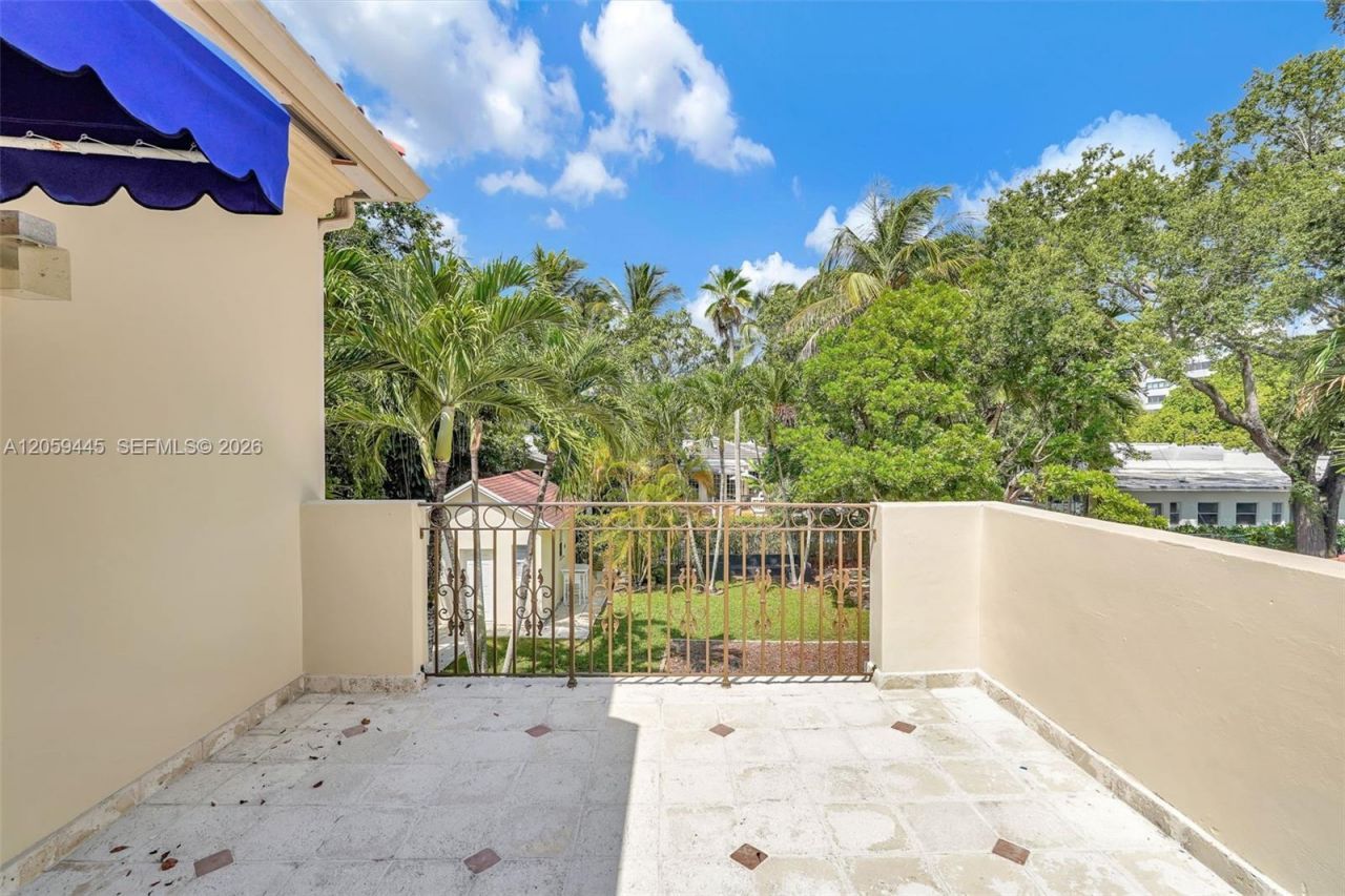 244 SW 28th Rd , Miami, FL 33129 Photo