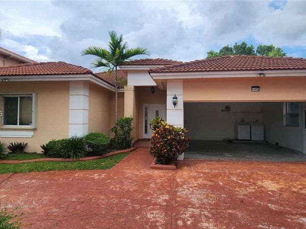 14935 SW 34th St, Unit 14935, Miami, FL 33185