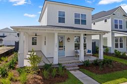 785 Blueway Avenue photo 4