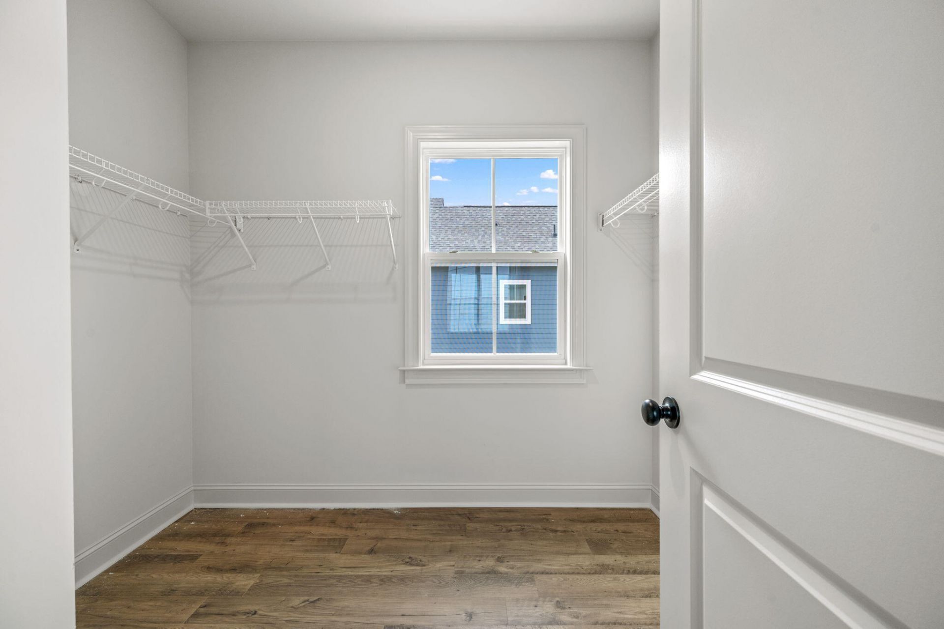 785 Blueway Avenue Photo 31