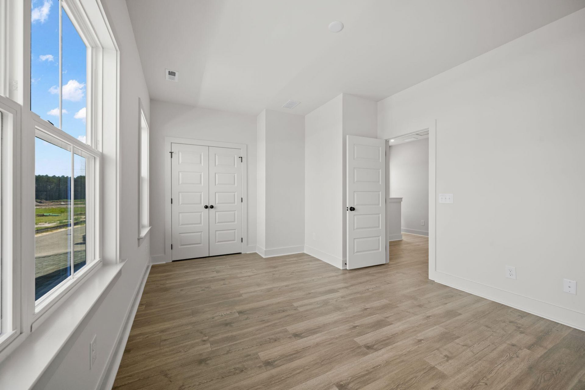 785 Blueway Avenue Photo 32