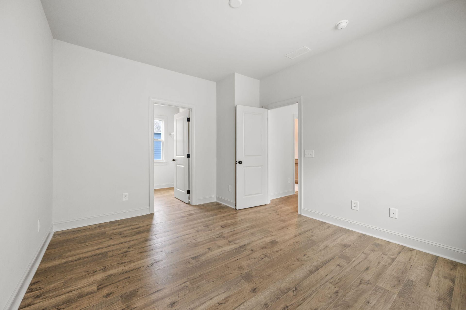 785 Blueway Avenue Photo 35