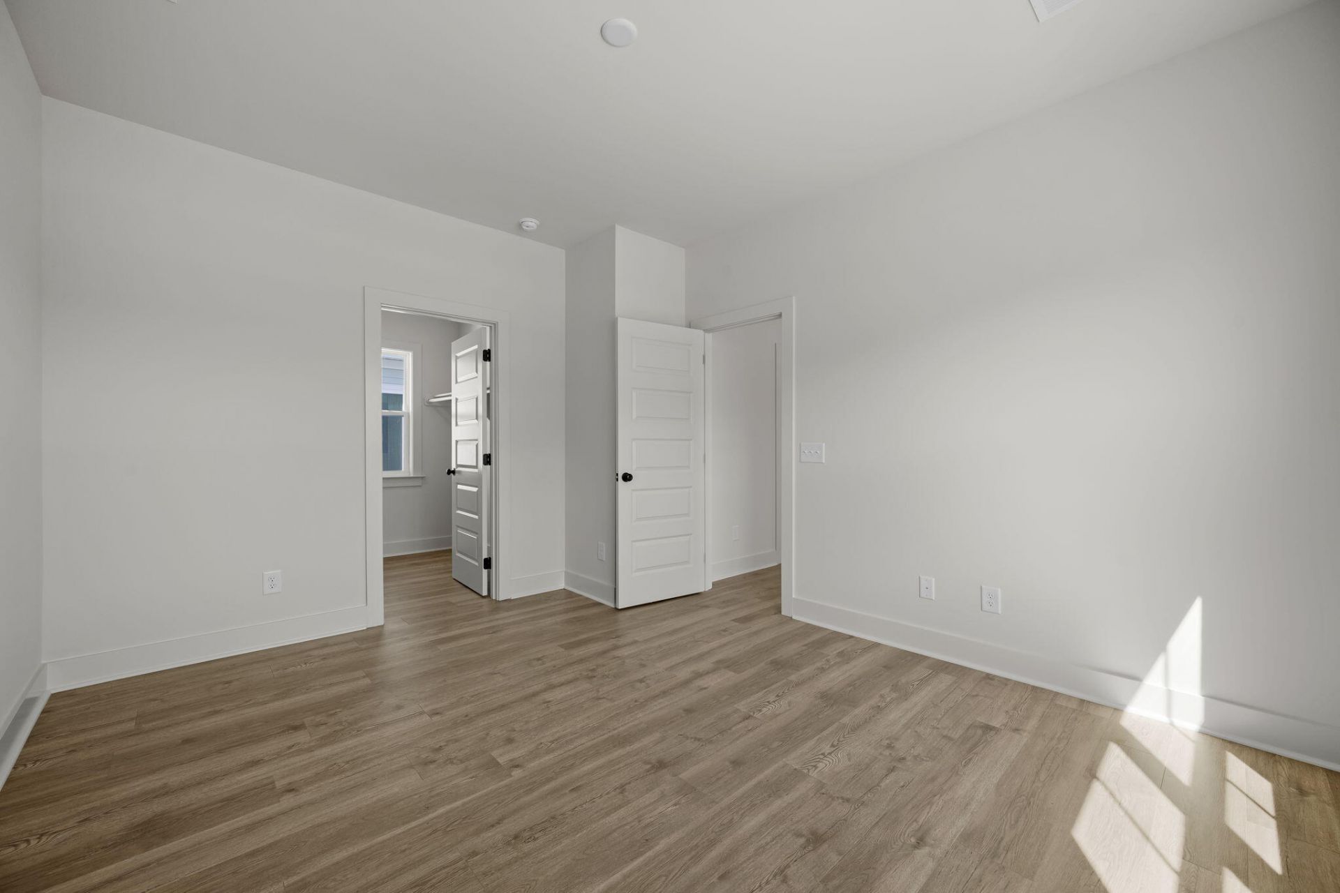785 Blueway Avenue Photo 36