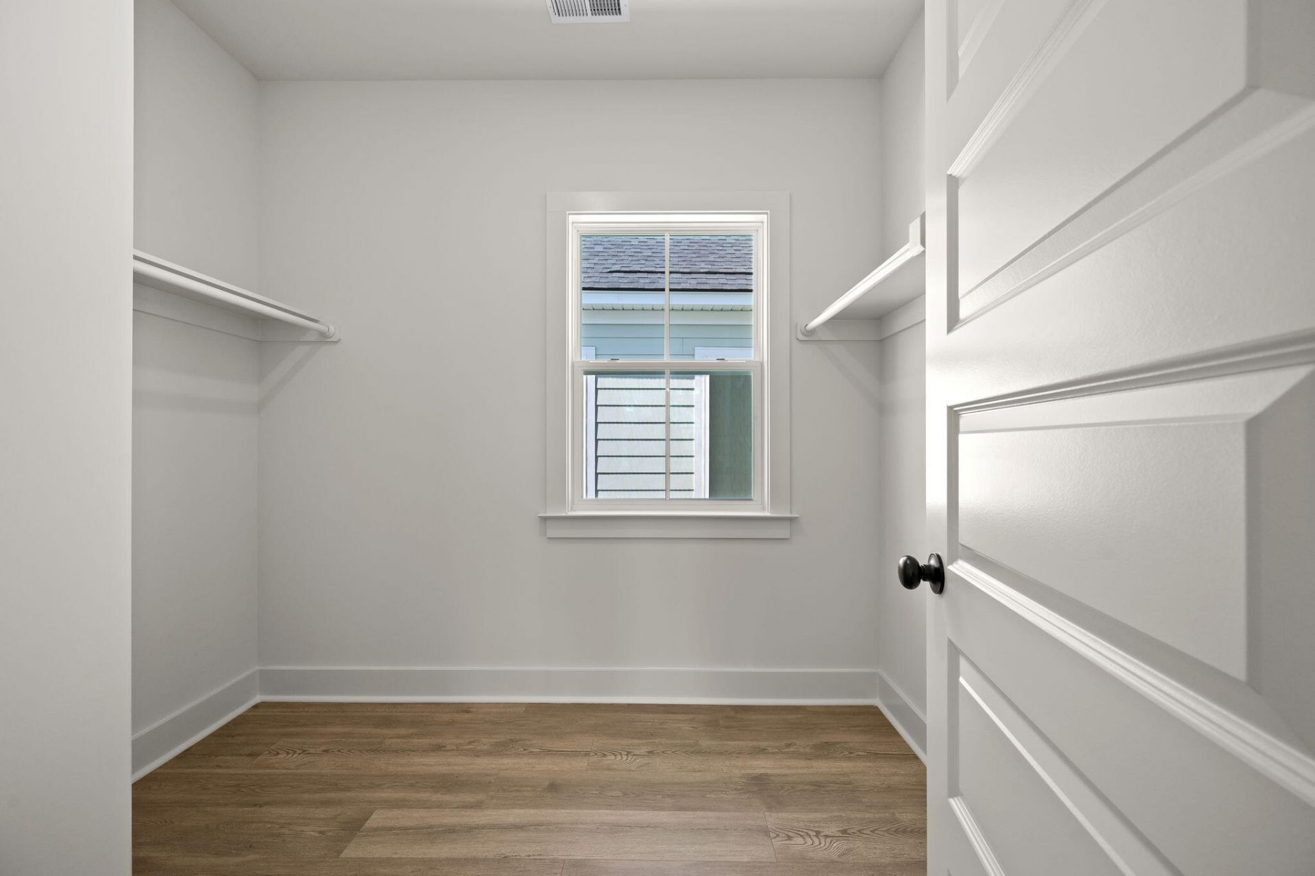 785 Blueway Avenue Photo 37