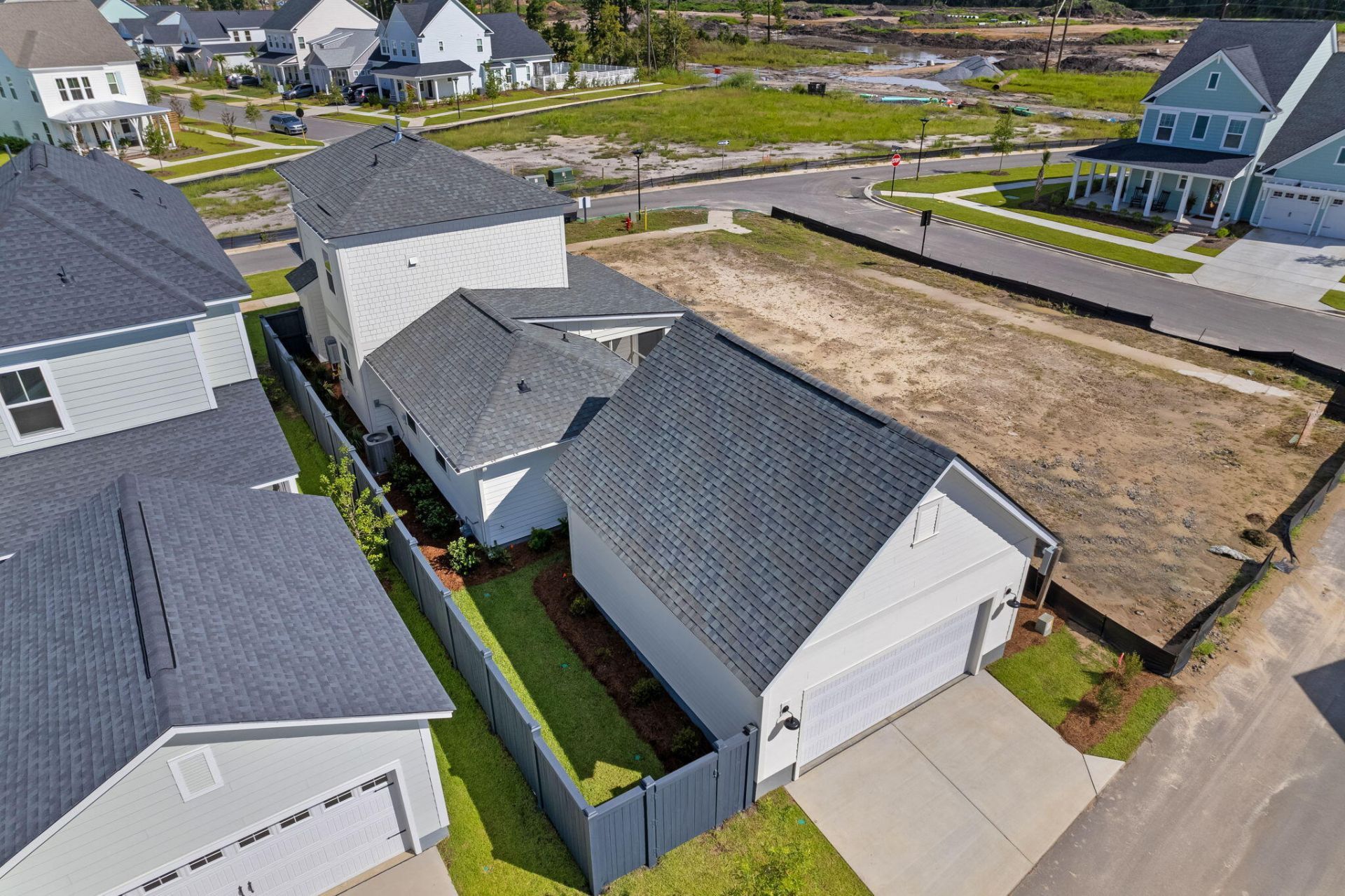785 Blueway Avenue Photo 43