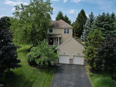 9 Cypress Ln, Hardyston, NJ 07419