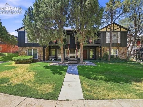 2902 Airport Road, Unit 122, Colorado Springs, CO 80910