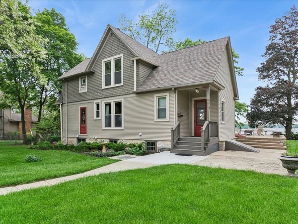 35 Lakeview Place , Lake Zurich, IL 60047
