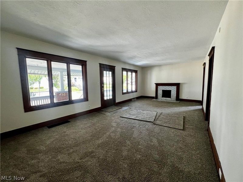 882 Redfern Avenue, Akron, OH 44314 Photo 3