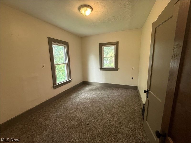 882 Redfern Avenue, Akron, OH 44314 Photo 9