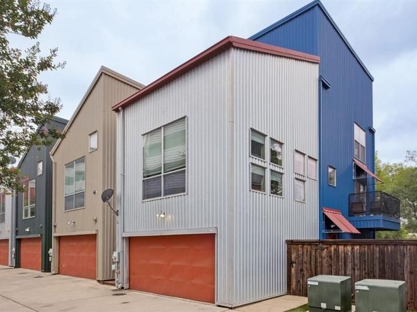 1211 Urban Lofts Drive , Dallas, TX 75215