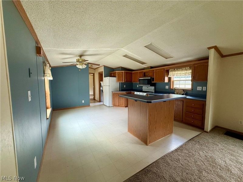 68 Stoneybrook Drive, Hubbard, OH 44425 Photo 10