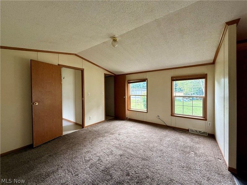 68 Stoneybrook Drive, Hubbard, OH 44425 Photo 16