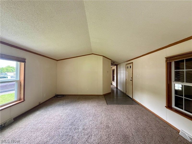 68 Stoneybrook Drive, Hubbard, OH 44425 Photo 7
