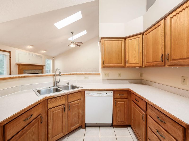 6380 Rossmore Lane, Canal Winchester, OH 43110 Photo 18