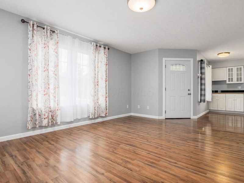 514 Zanesville Avenue, Thornville, OH 43076 Photo 5