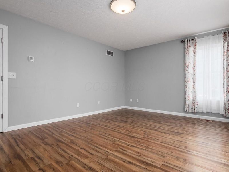 514 Zanesville Avenue, Thornville, OH 43076 Photo 6