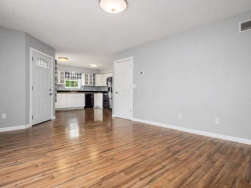 514 Zanesville Avenue, Thornville, OH 43076 Photo 7