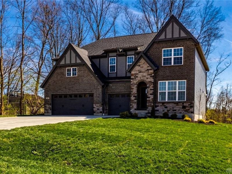 8469 Fields Ertel Road, Symmes Township, OH 45249 Photo 2