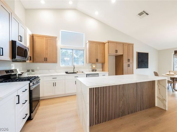 7240 Tealwood Street , Las Vegas, NV 89131