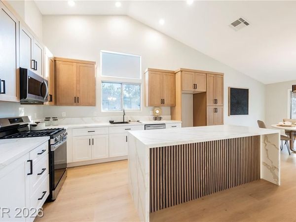 7240 Tealwood Street , Las Vegas, NV 89131