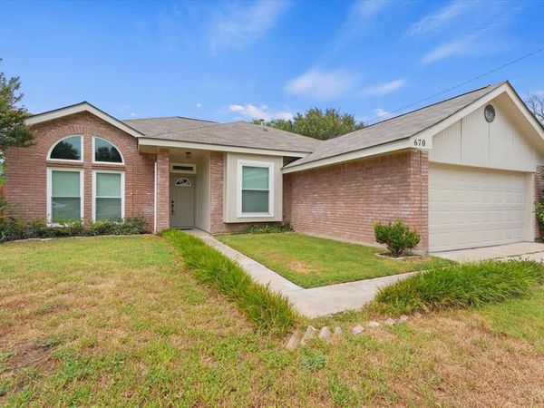 670 Honeysuckle Lane, Cedar Hill, TX 75104