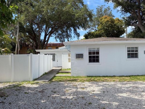 800 SE 15th St , Unit 2, Fort Lauderdale, FL 33316