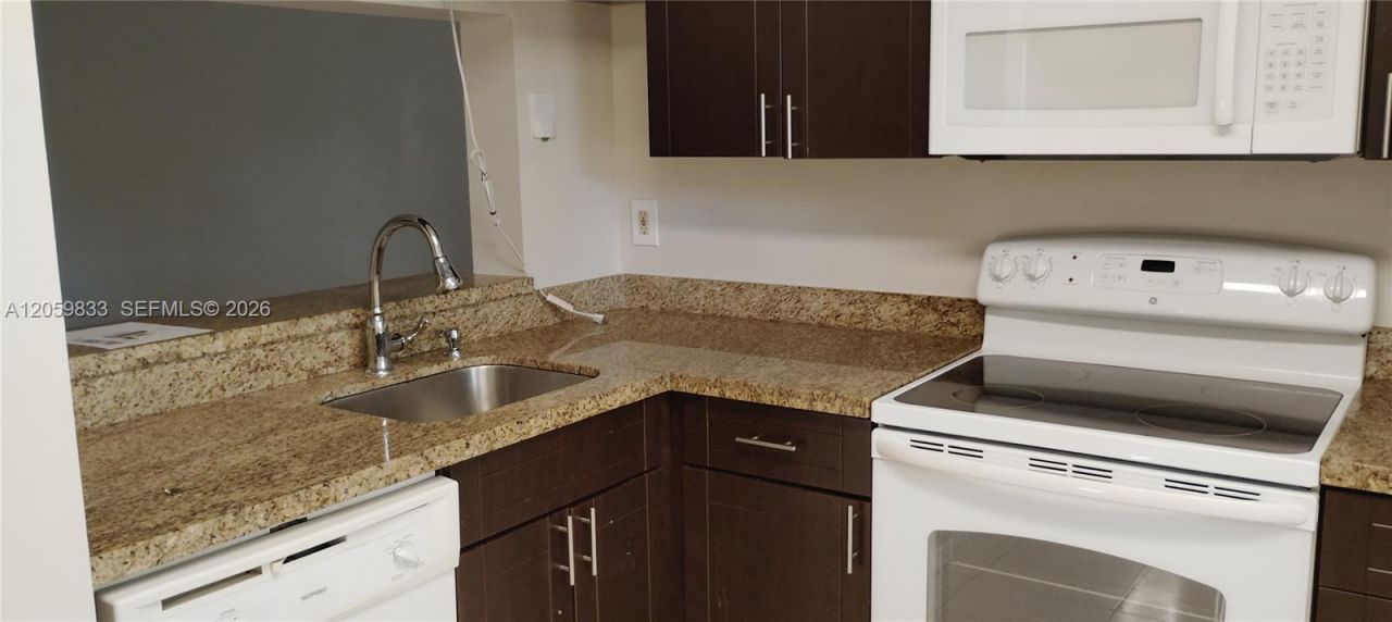 729 NW 92 Av 729, Unit 729, Plantation, FL 33324 Photo