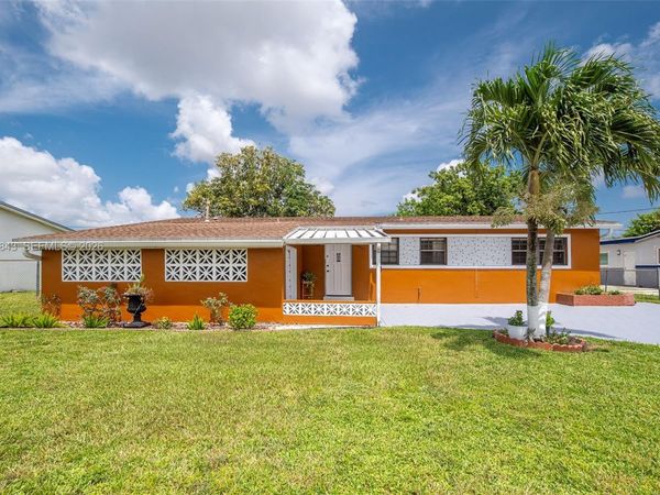19401 NW 23rd Ave , Miami Gardens, FL 33056