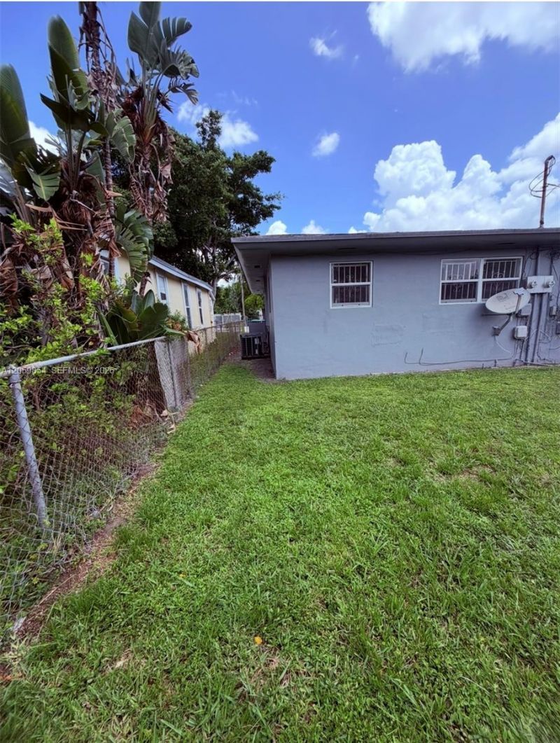 1732 NW 75th St, Unit 1732, Miami, FL 33147 Photo