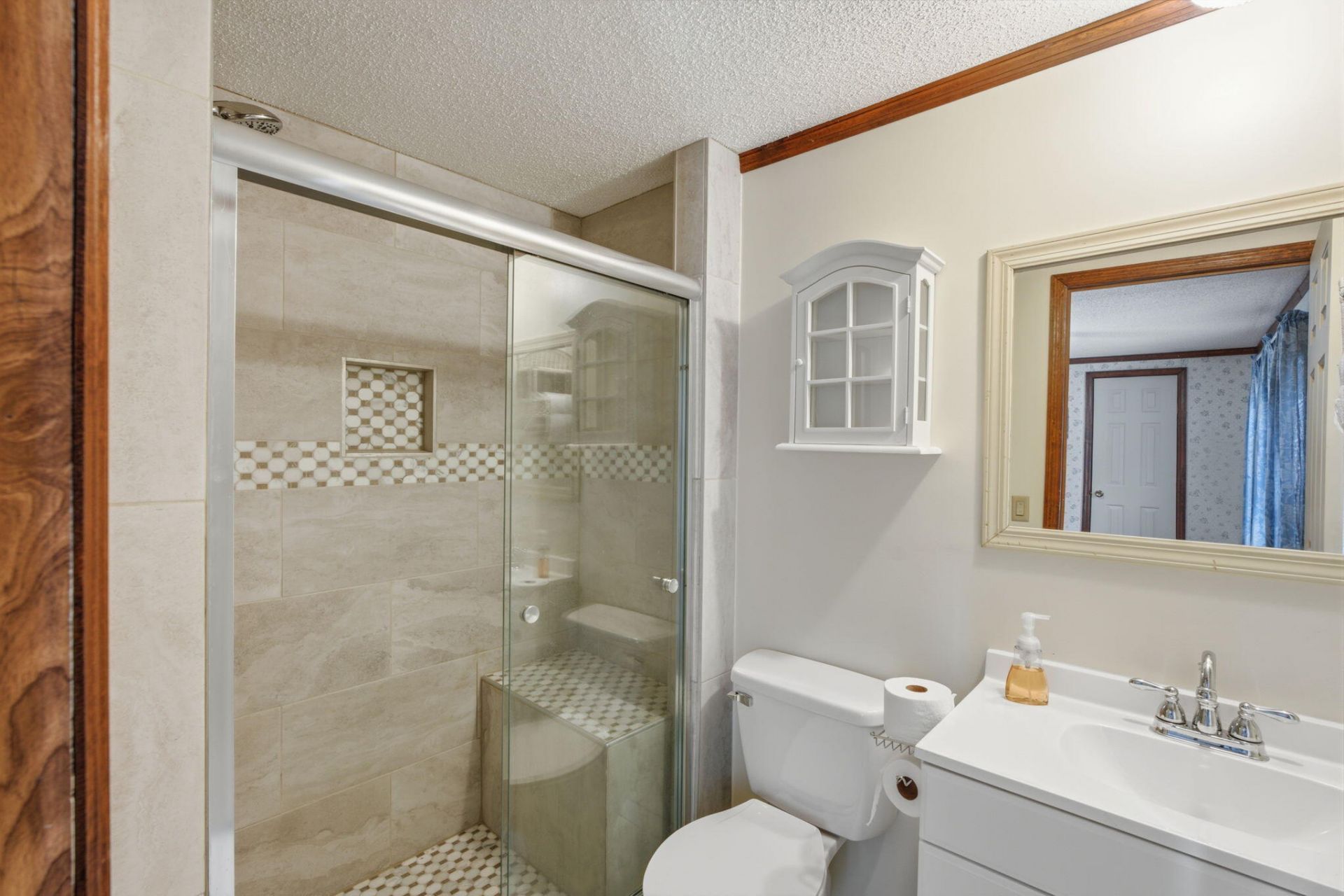 302 Butter Road Photo 16
