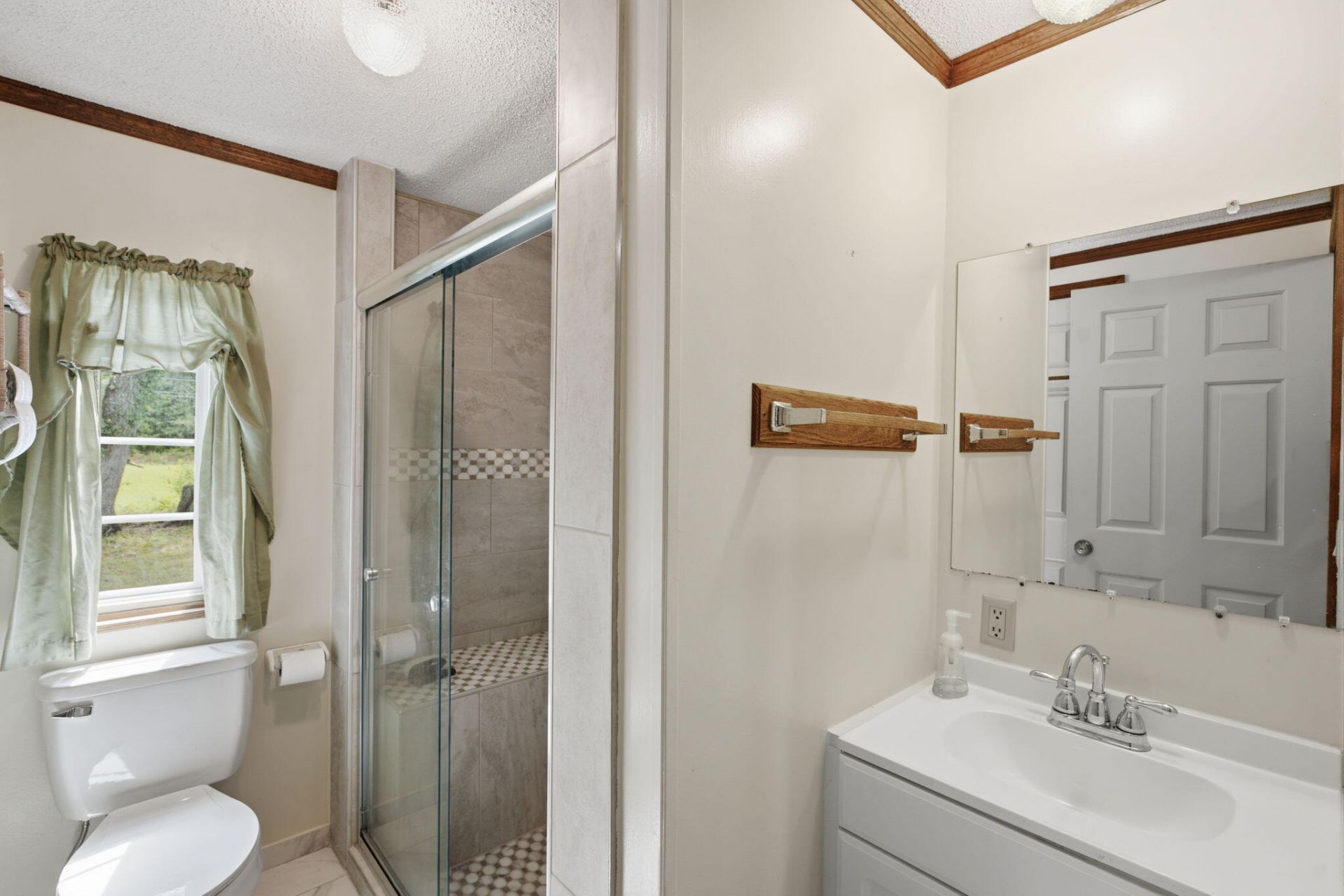 302 Butter Road Photo 21