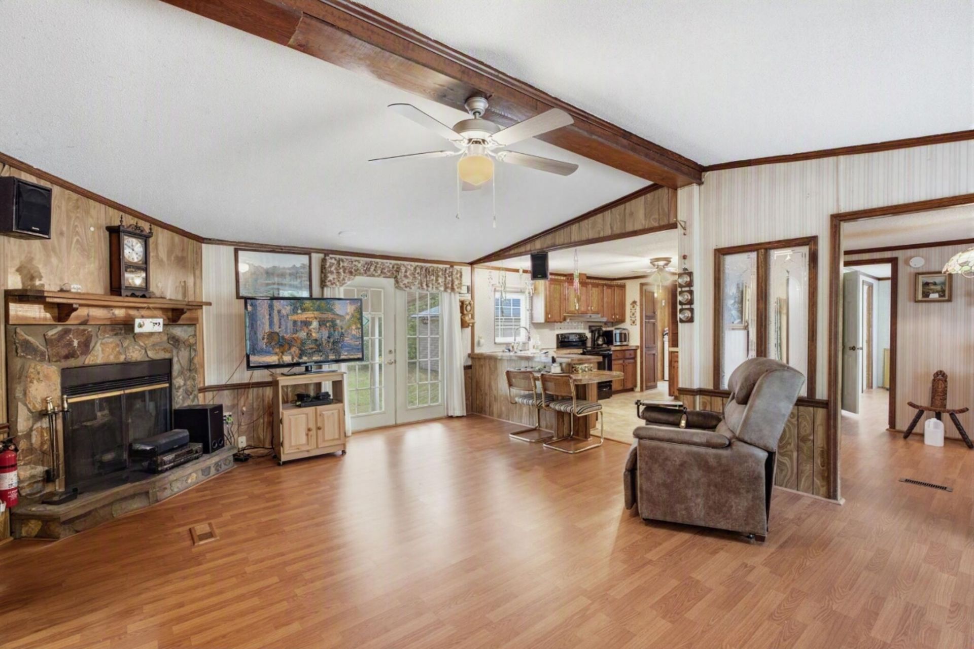 302 Butter Road Photo 9