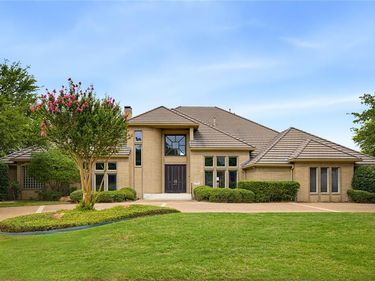 5916 Forest Highlands Drive, Fort Worth, TX 76132