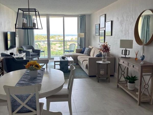 19380 Collins Ave , Unit 818, Sunny Isles Beach, FL 33160