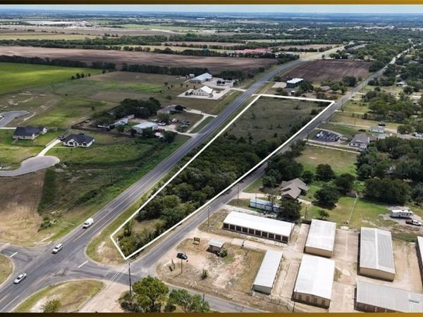 000 N Houston Street , Lorena, TX 76655