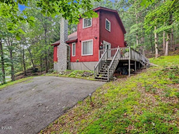 214 Manchester Drive , Bushkill, PA 18324