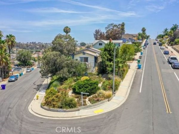5210 Roswell, San Diego, CA 92114